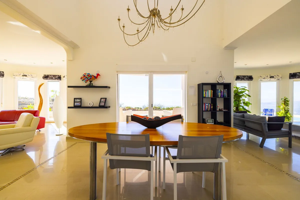 bb7eb774-ef5a-405f-9152-6a73a9194821