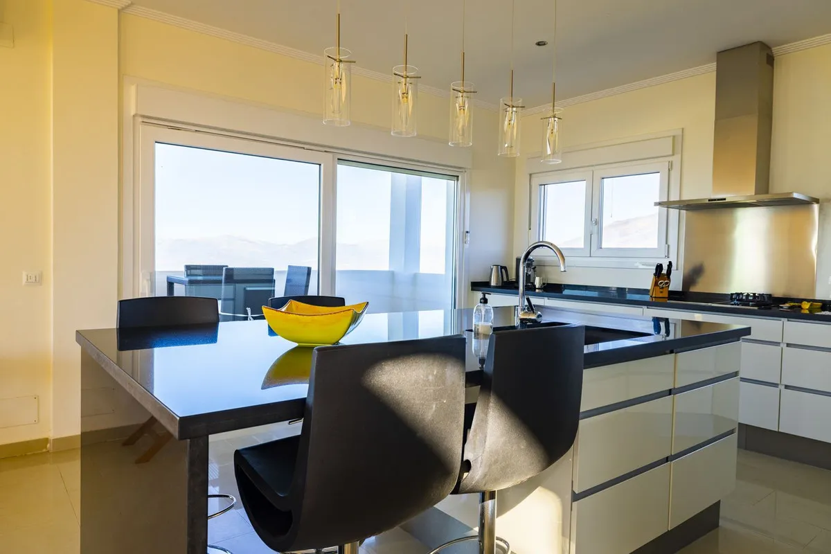 c0d6b1f3-bd51-4989-9d56-fd386c0a9aac