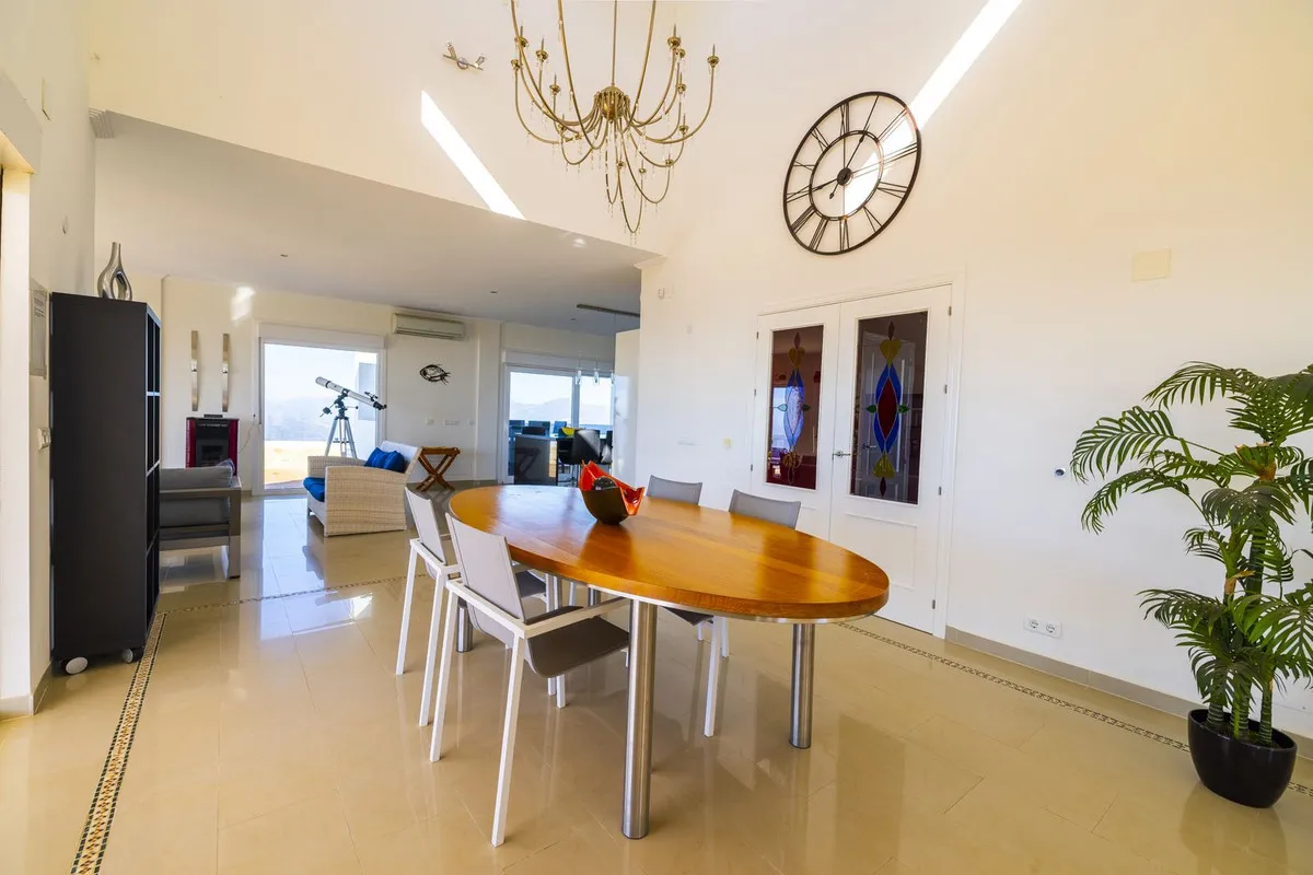 e0f4ec61-2485-4aed-97ad-ae23e25a5bb4