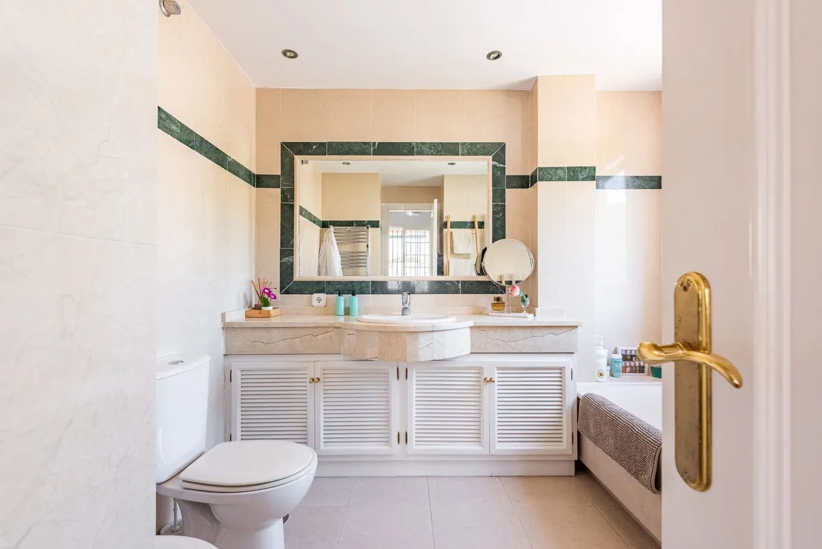 1fd0c550-fe0b-48f4-b197-a5232be54be2