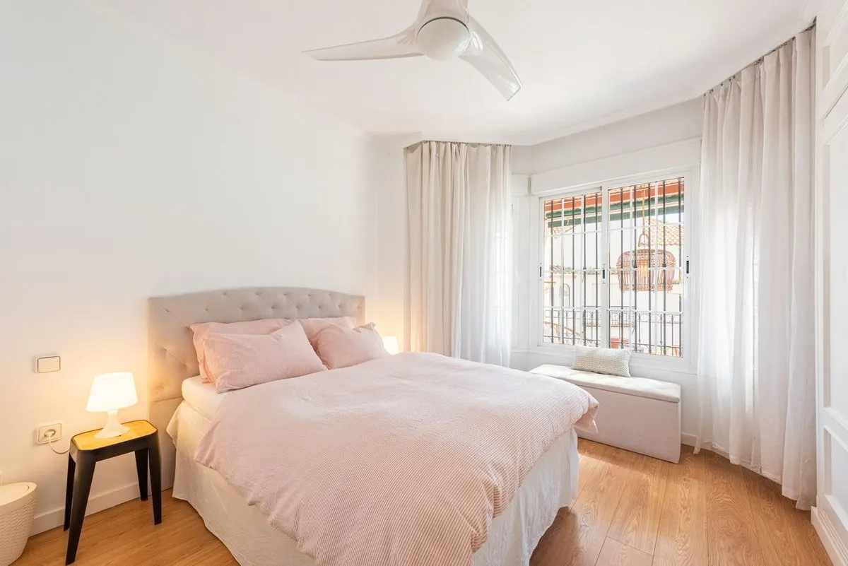 3949a077-0060-4f17-8015-ef99d7c66a8d