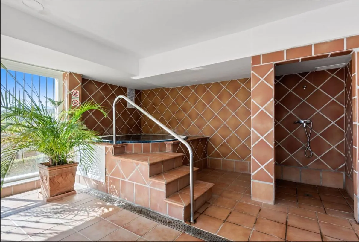 52f53c6e-4720-404a-bd81-f1926d678841