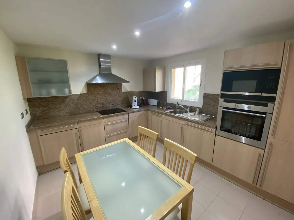 fea33978-ffcf-44e7-ab5e-d1927566343b