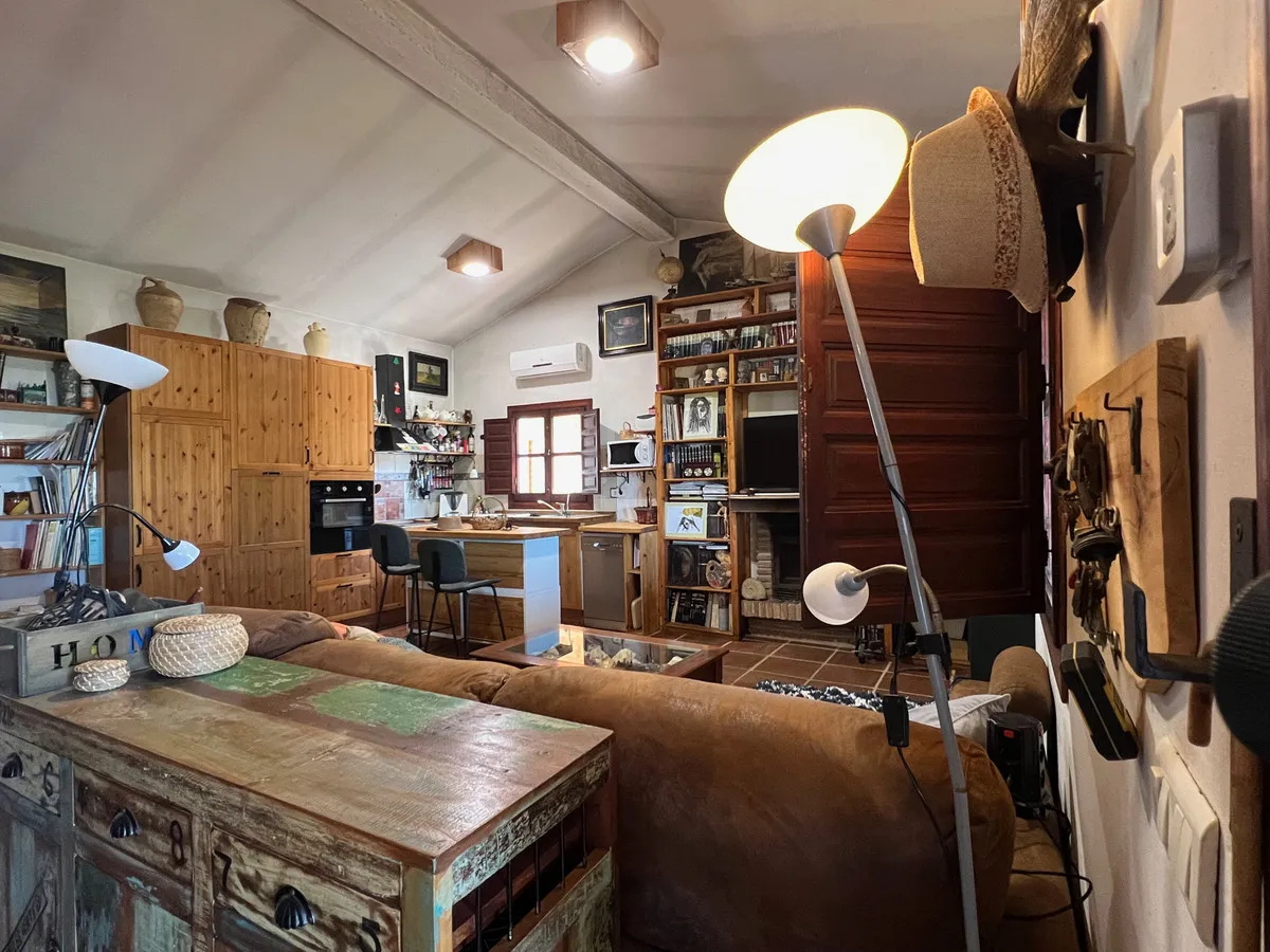 09744844-370c-4e98-9c1a-b20851301fbf