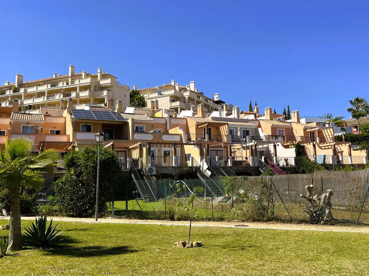 9fff2b2a-f083-4fbb-aa7f-90be3eebff1c