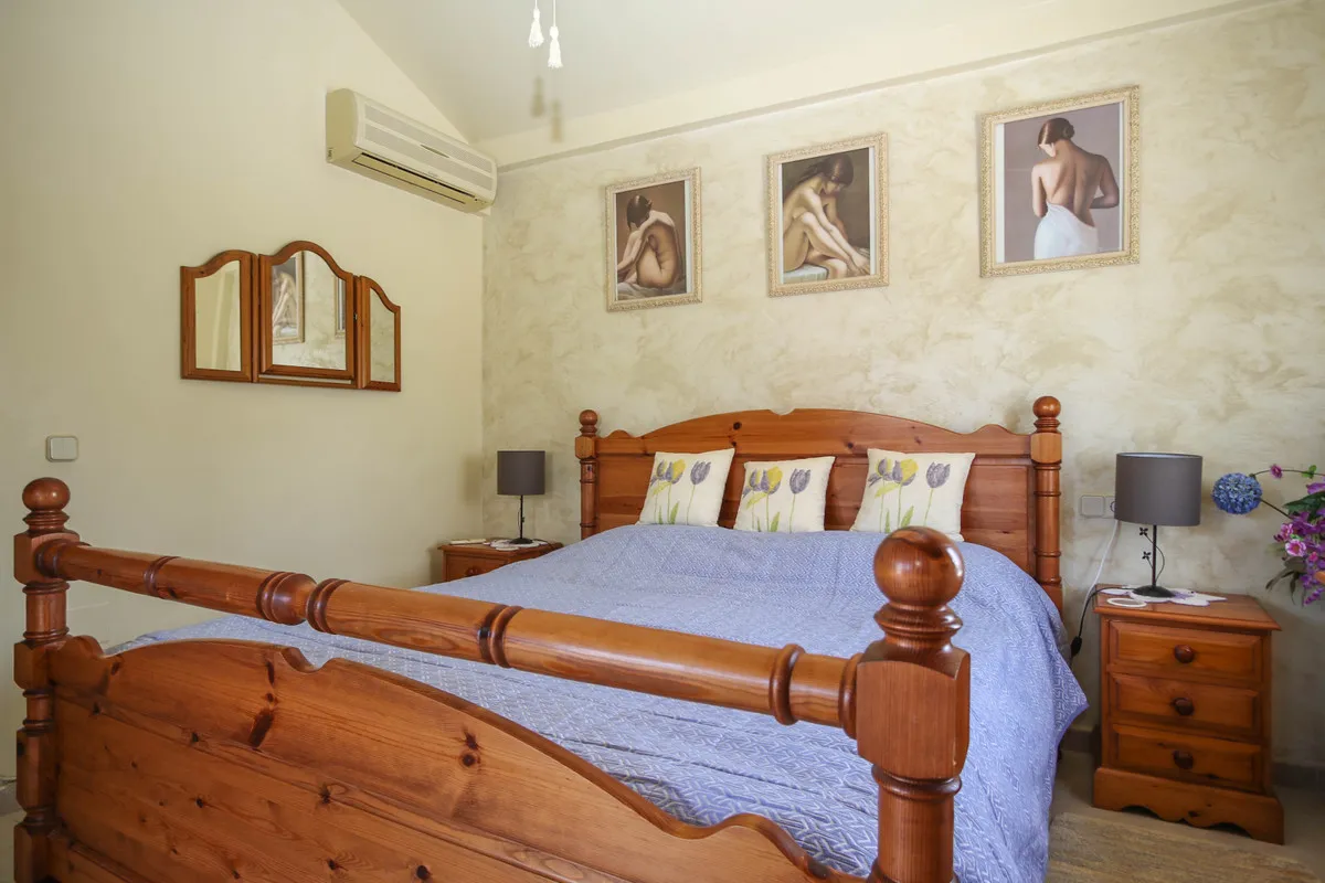 2dfe8cfa-8b7f-40ed-90a4-e4af81b60e19