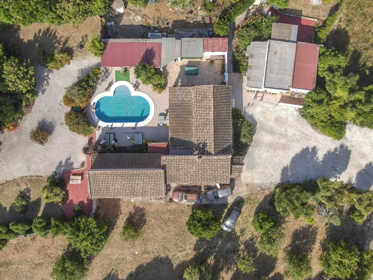 7a35d093-5d90-4c6e-b2d1-e6784c842dec