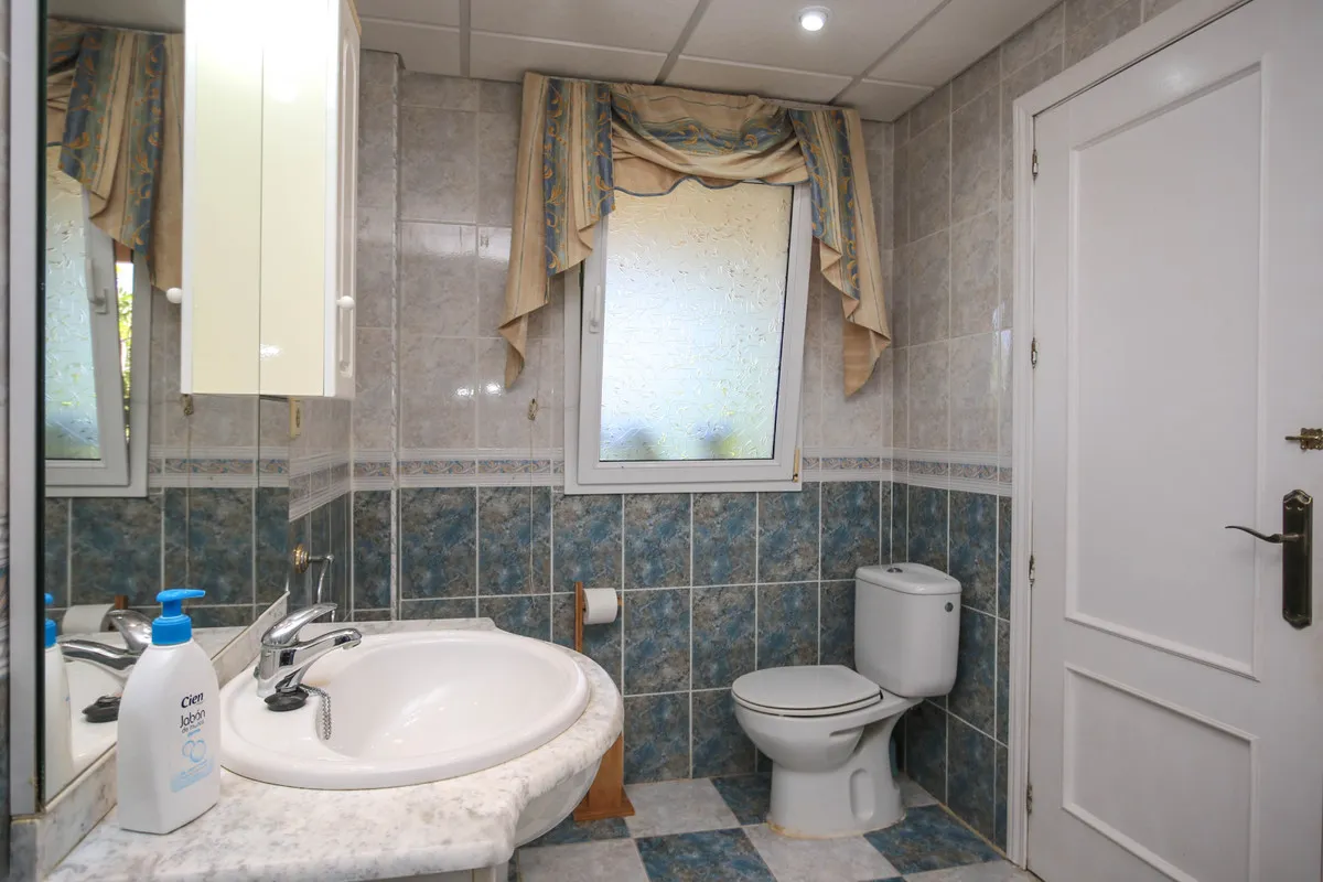 c863beaa-279c-4218-8ff1-c18d348210d5