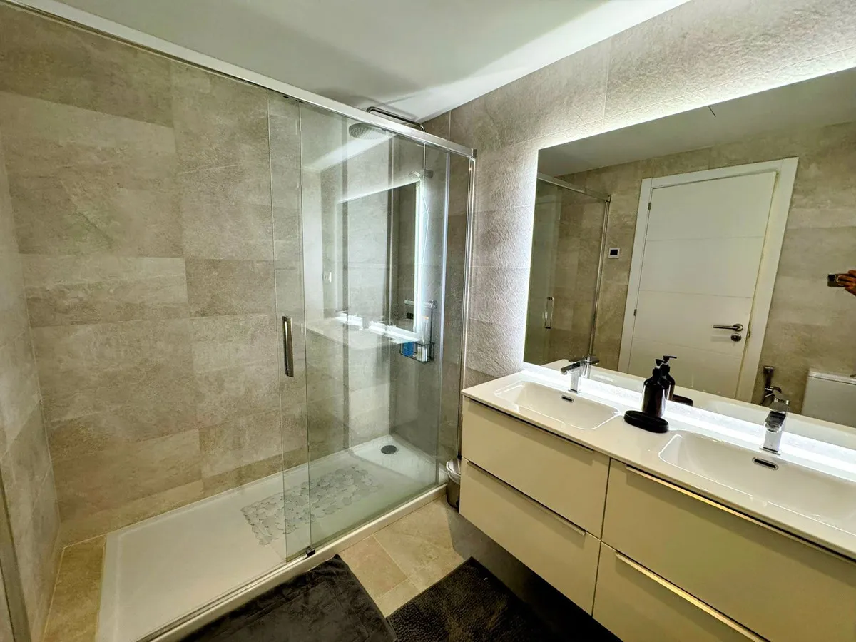 2a305e40-c6d8-4d5f-accf-e158a70a9932