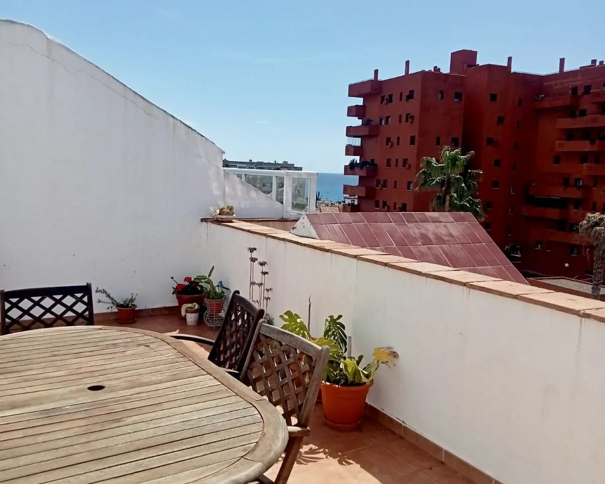 b5da3c40-ee01-4f88-8ebc-58d7241a2f1f