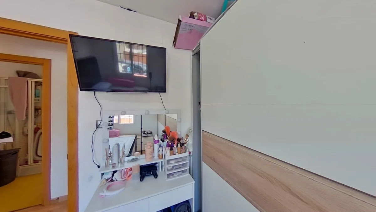 005d8528-38a1-4059-90df-04f3b2e41151