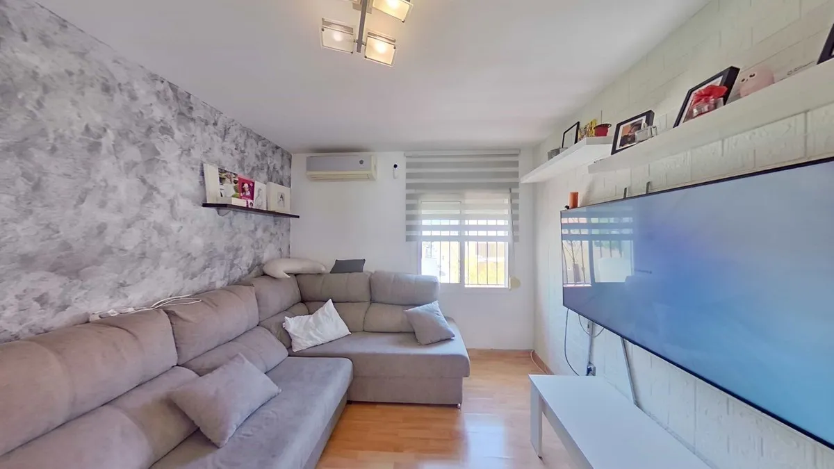 b520331d-ae9b-42b6-83b8-d427247d9948