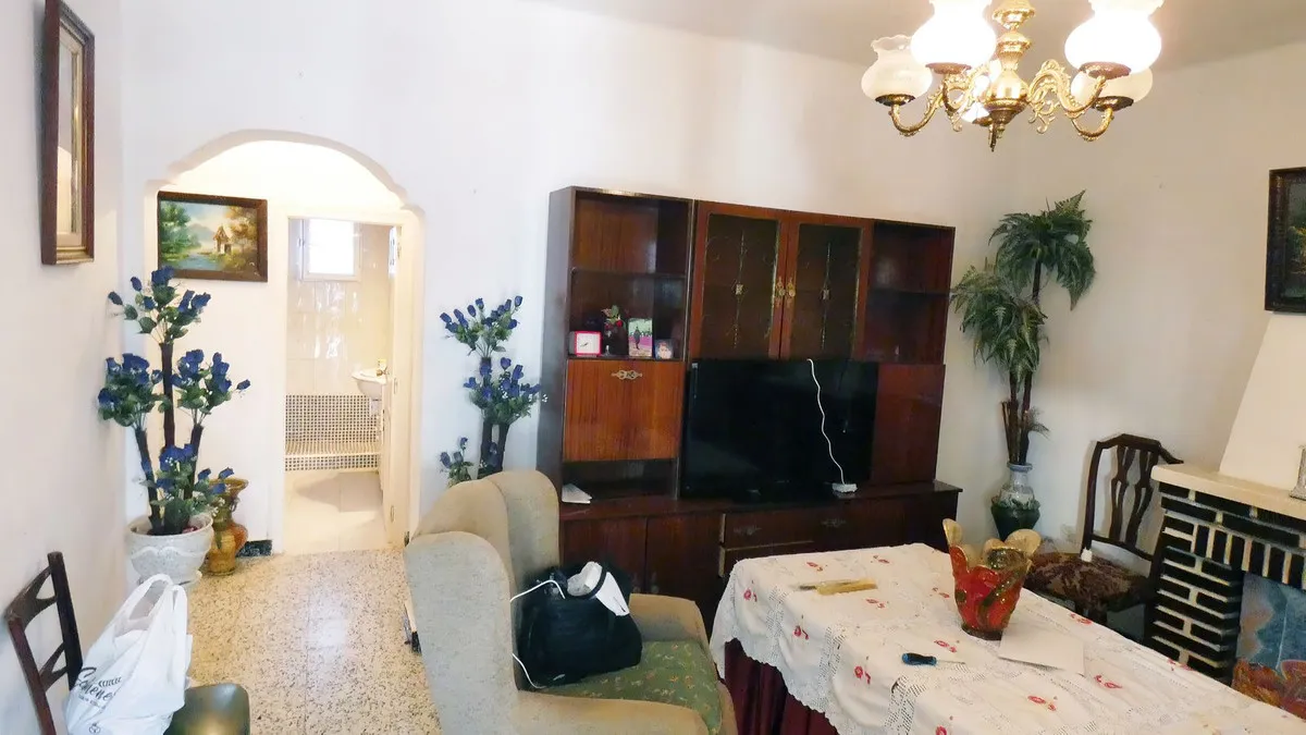 61610c9a-e46d-4247-bed0-13d79efdd5f2