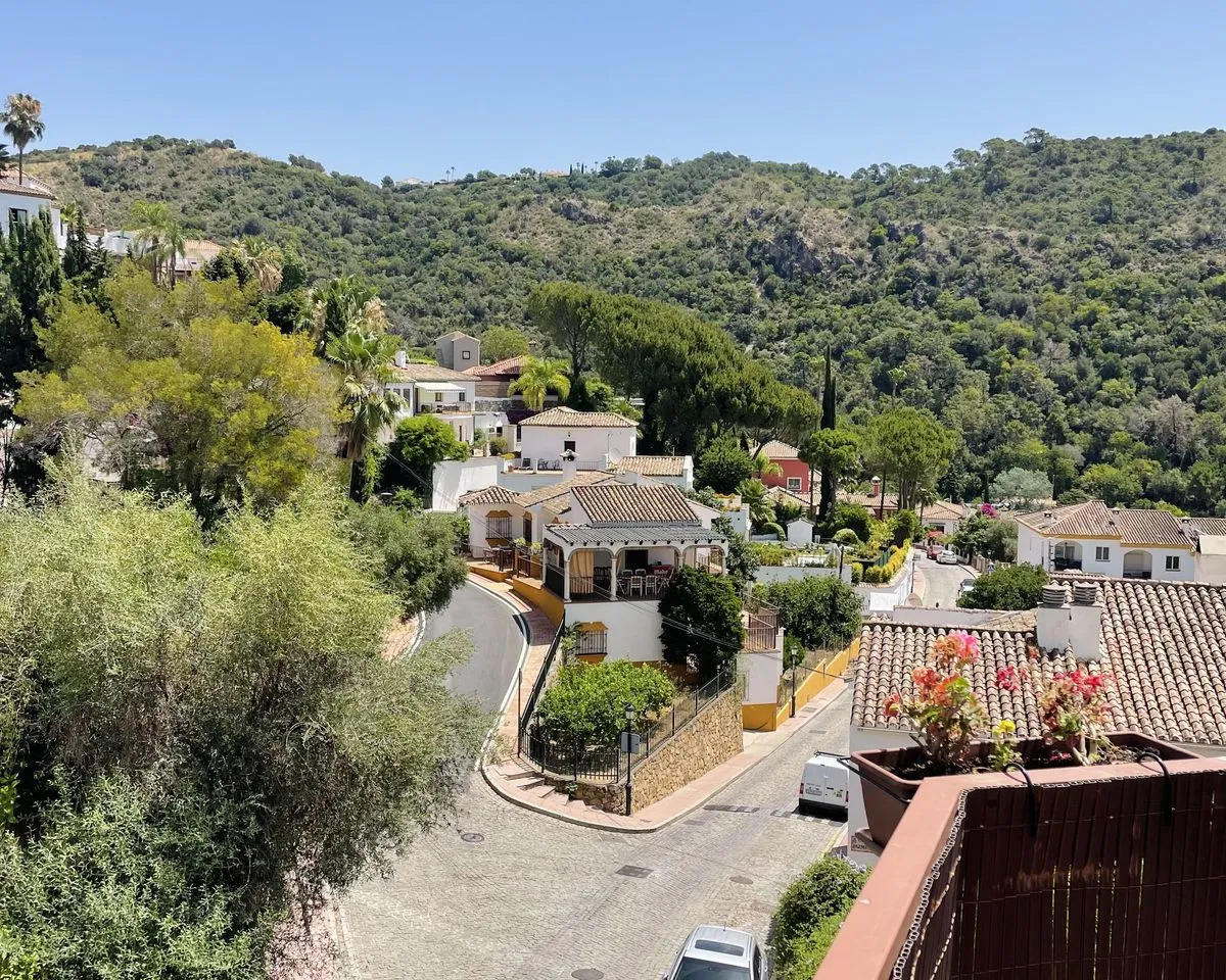 0ef5ac7d-f6aa-400d-9695-d6ab1298f854