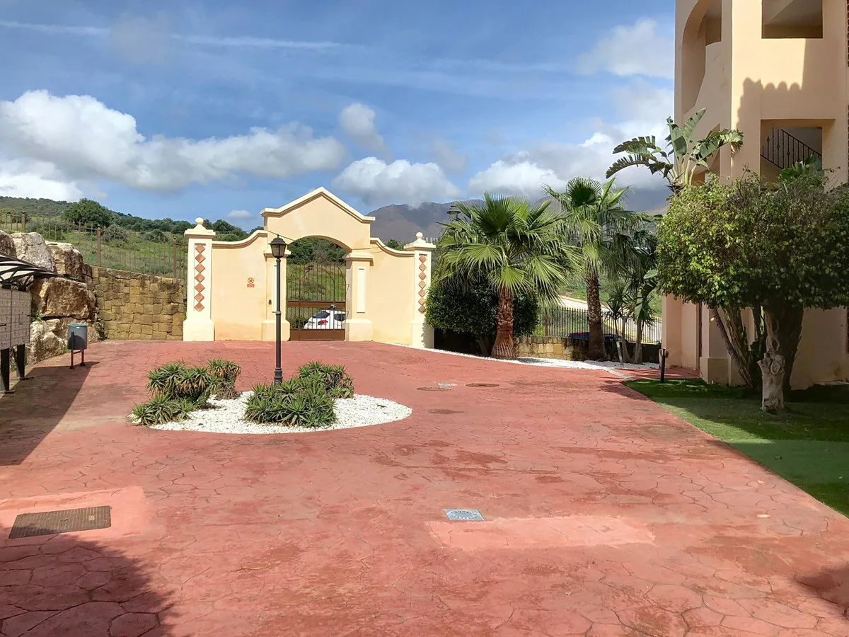 57abf580-4068-4572-ae23-e47043634f81