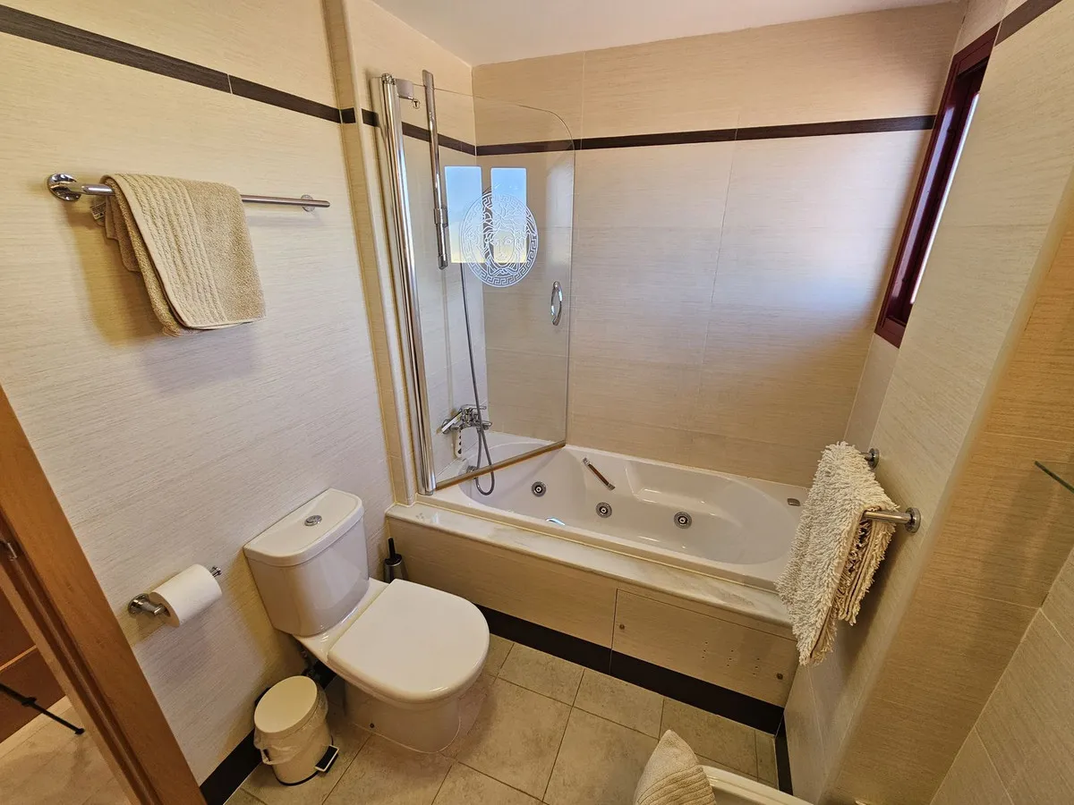 2e46e3cf-ff4d-43fc-b666-6710e11883f9