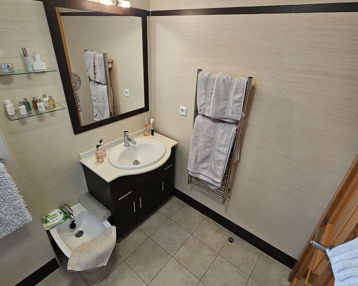 5d879879-f02b-4dae-bde3-60690c498efe