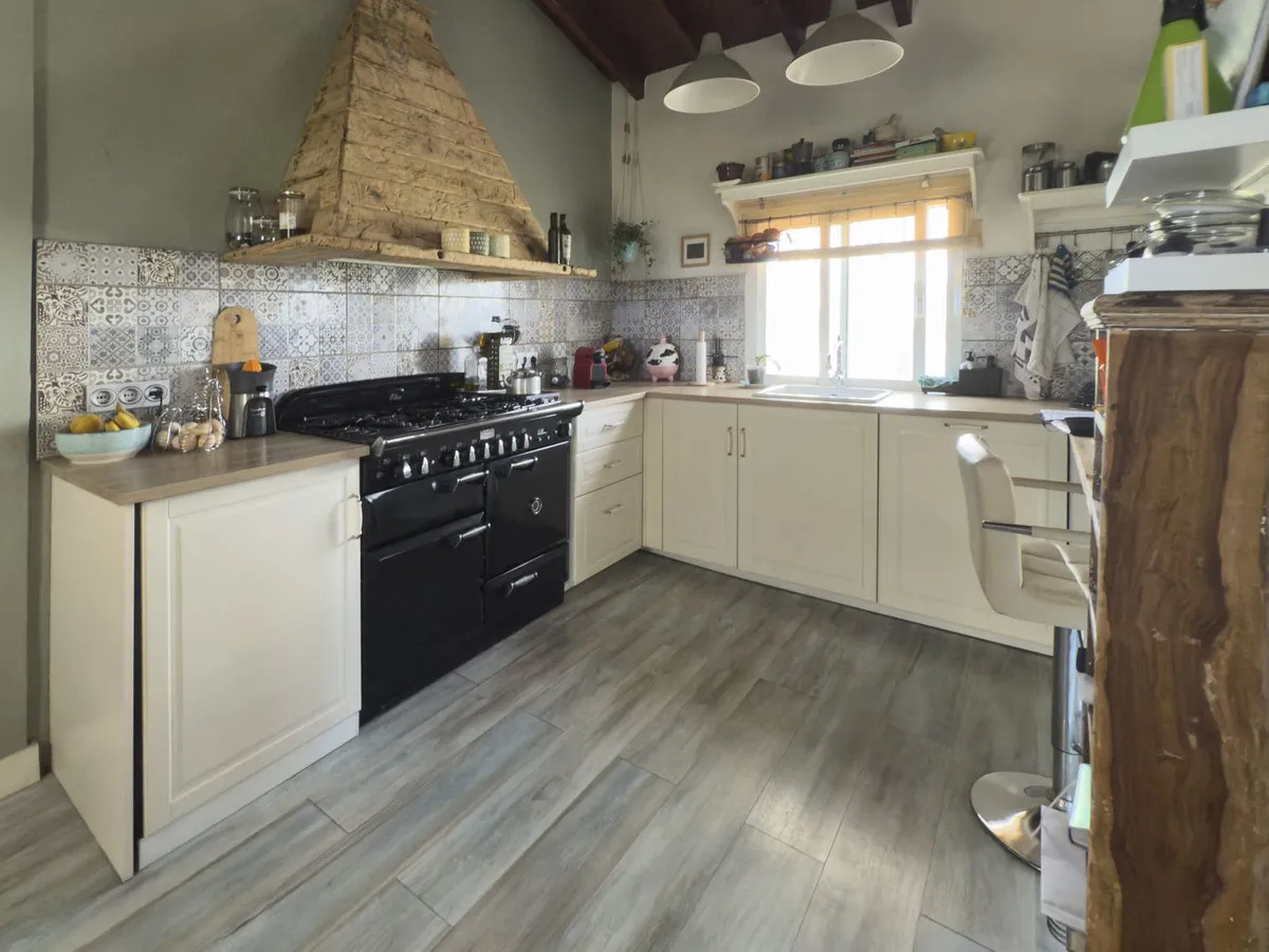 174b5b8c-d3e7-4ae5-bdbf-0f68e0f7db34