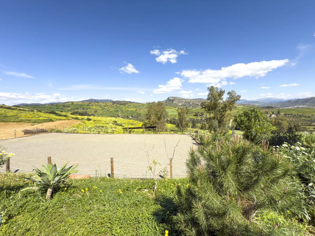 c0dcdbd4-7384-4cb3-8f29-b5673fa40f52