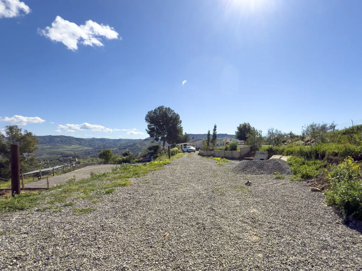 f2af8066-dcb1-4a5d-a083-9f2efe74466f