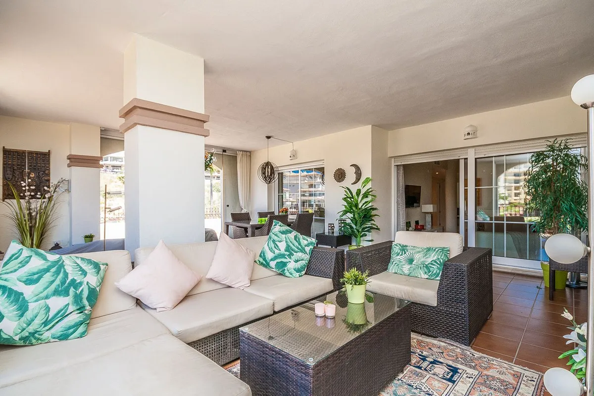 4a3cc344-8f52-49a3-844c-442638610b9c