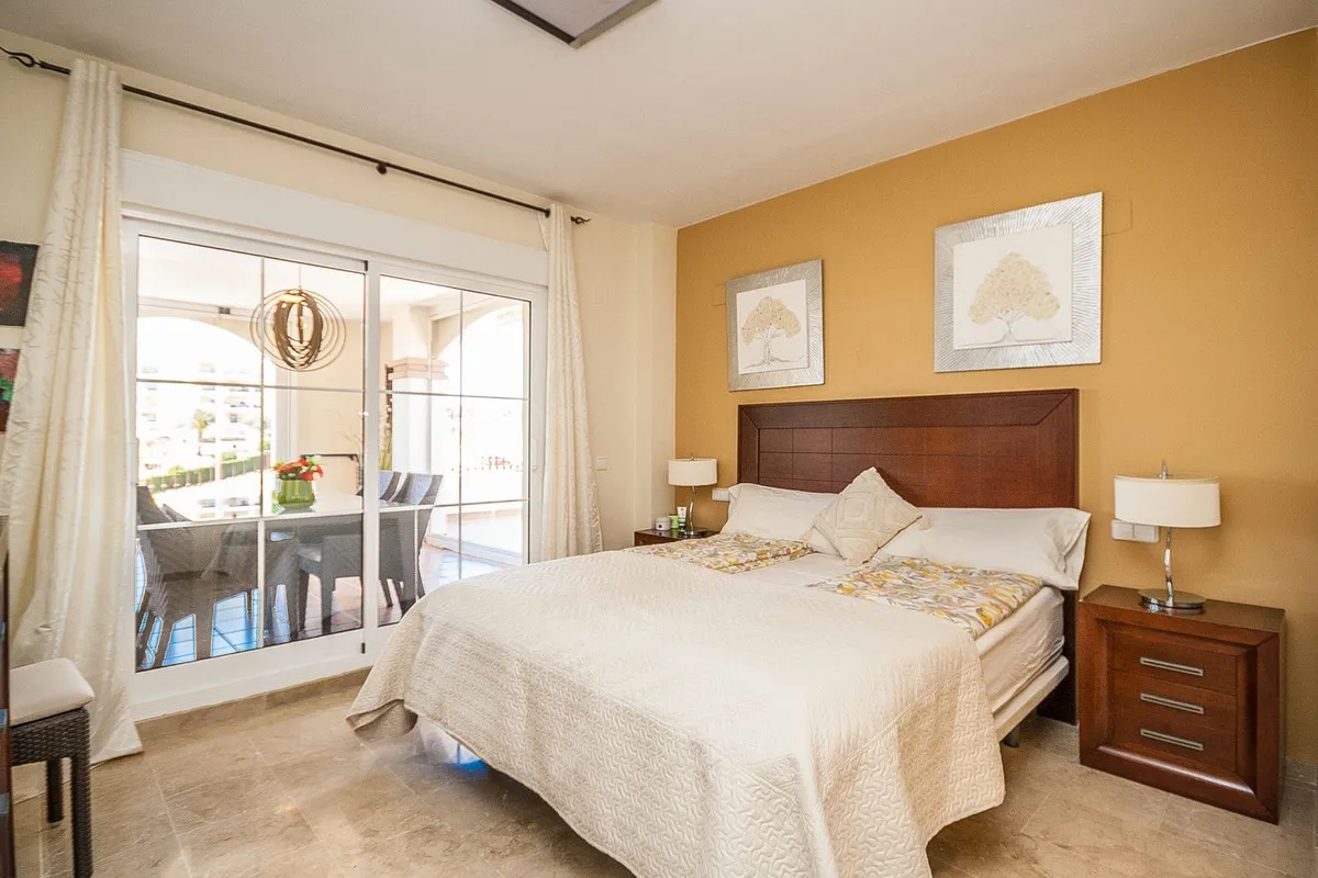 6b8a3f5f-fa13-4a61-a900-c00bbe802c7f