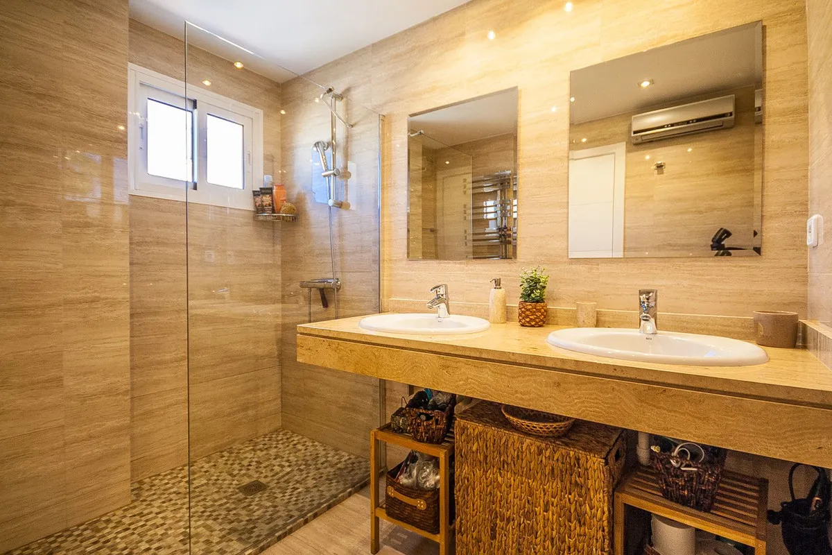 7152151a-28e5-4744-93d3-82b477105073