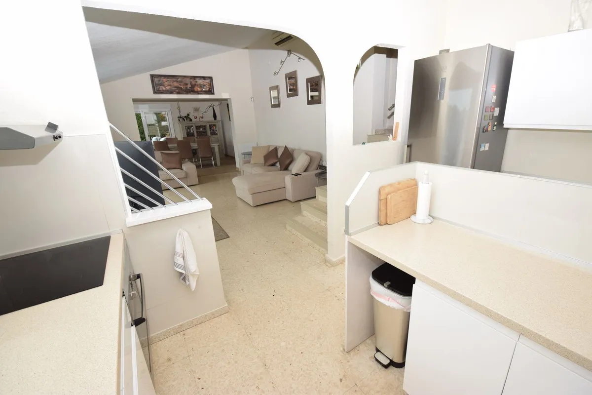 4a5dd5b1-b29f-4d97-b865-1803c81480cf