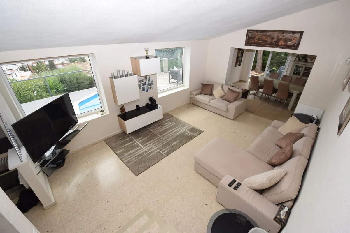 9f57ad4b-02f9-4ba5-8bda-9280550ebeee