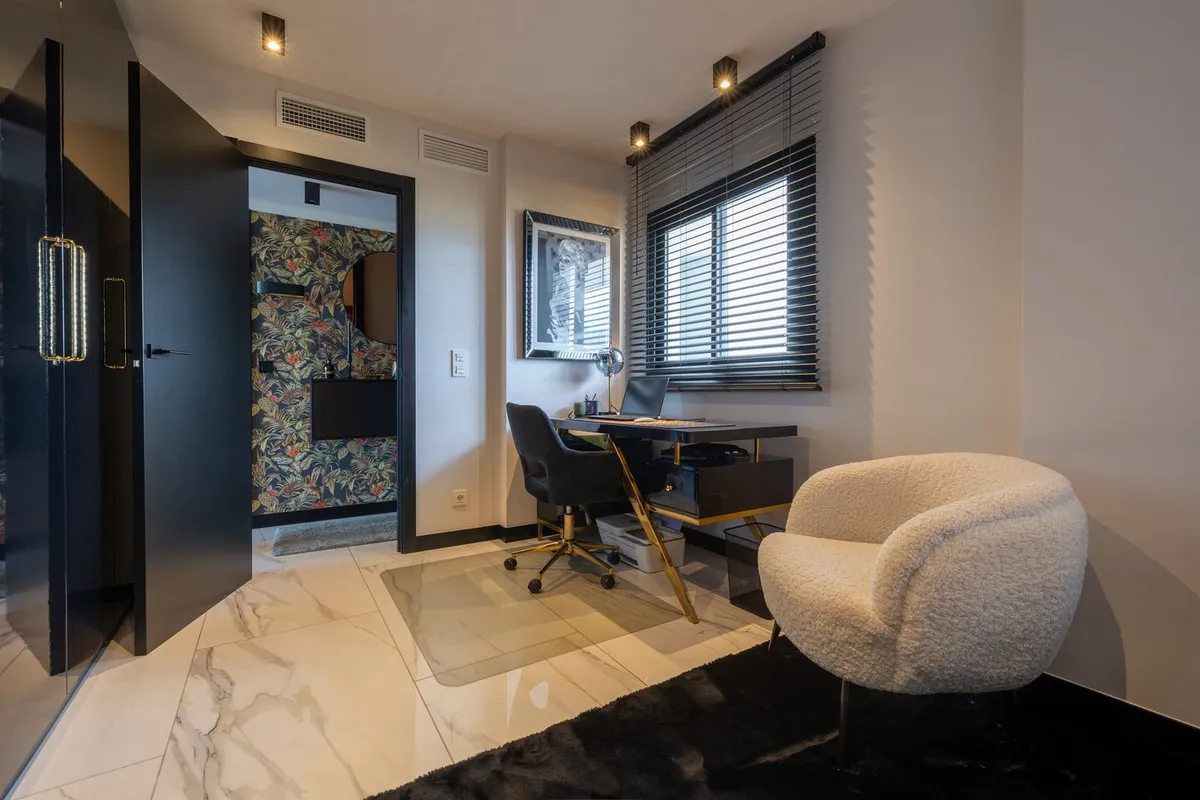 0b5cbbbe-be51-43a9-b815-b0c4bd1d2180