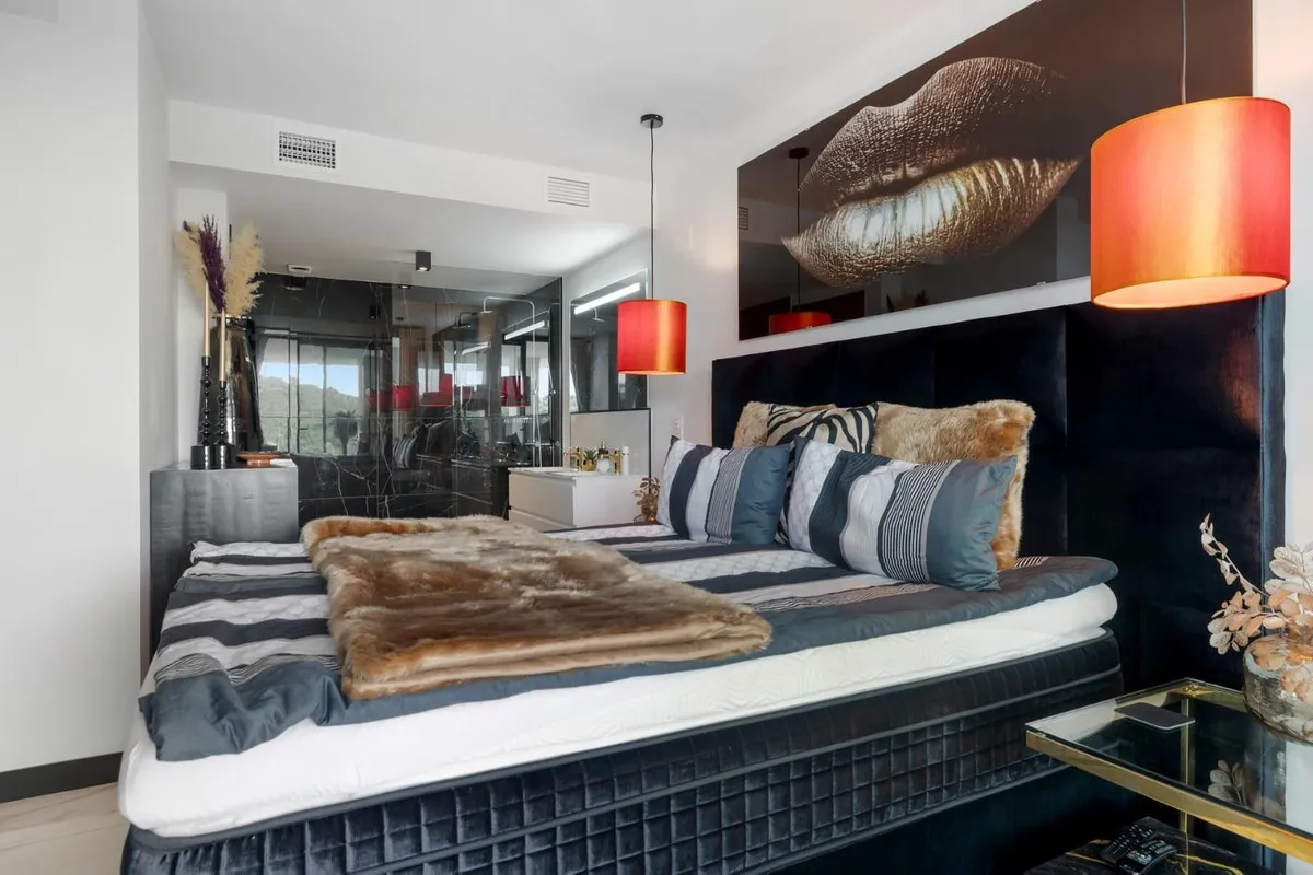 2cbab632-ecda-4091-b60e-a150e5c0530e