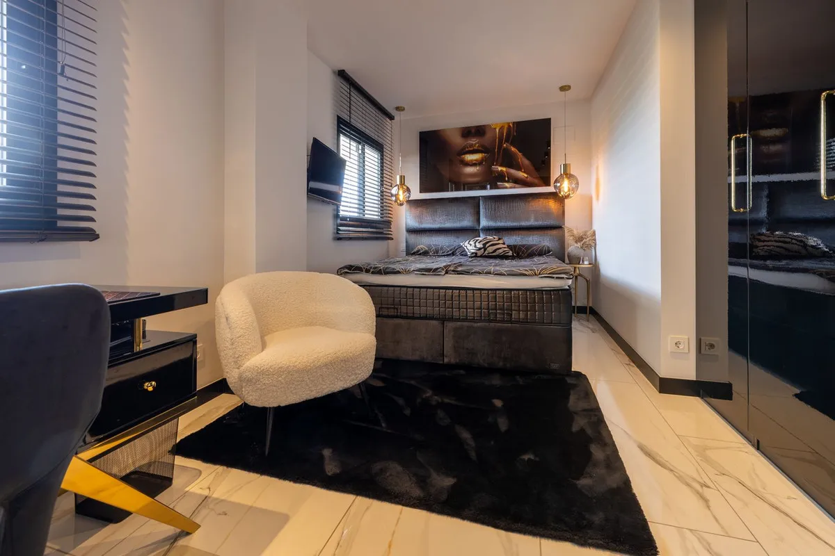 4ef381fb-2280-43fe-b8b7-cd582c8aaf08