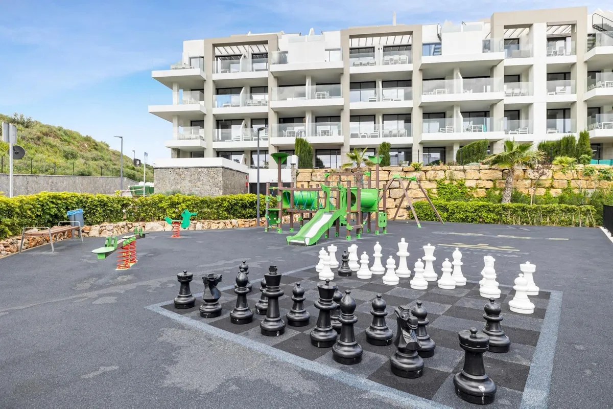 7e76ce63-6882-4d5e-a8ba-a51ad7b69136