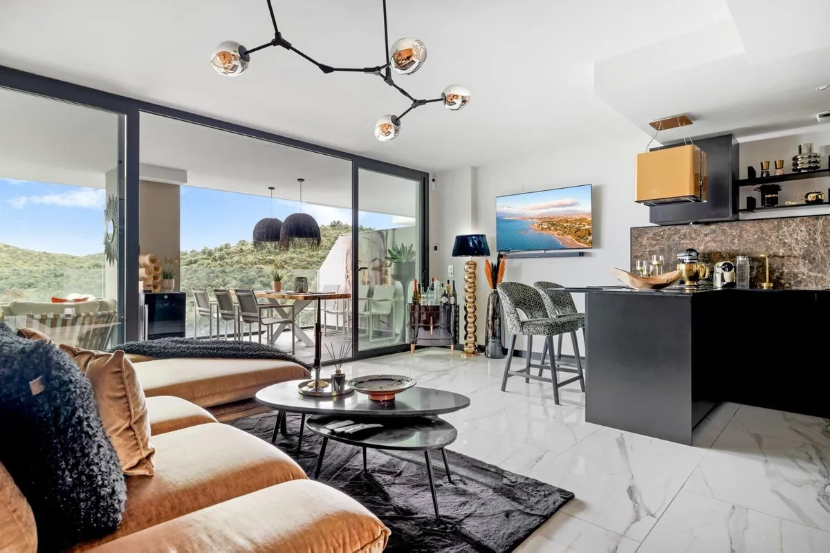 a54dc2a5-d086-411c-a9f0-81086dbca99e