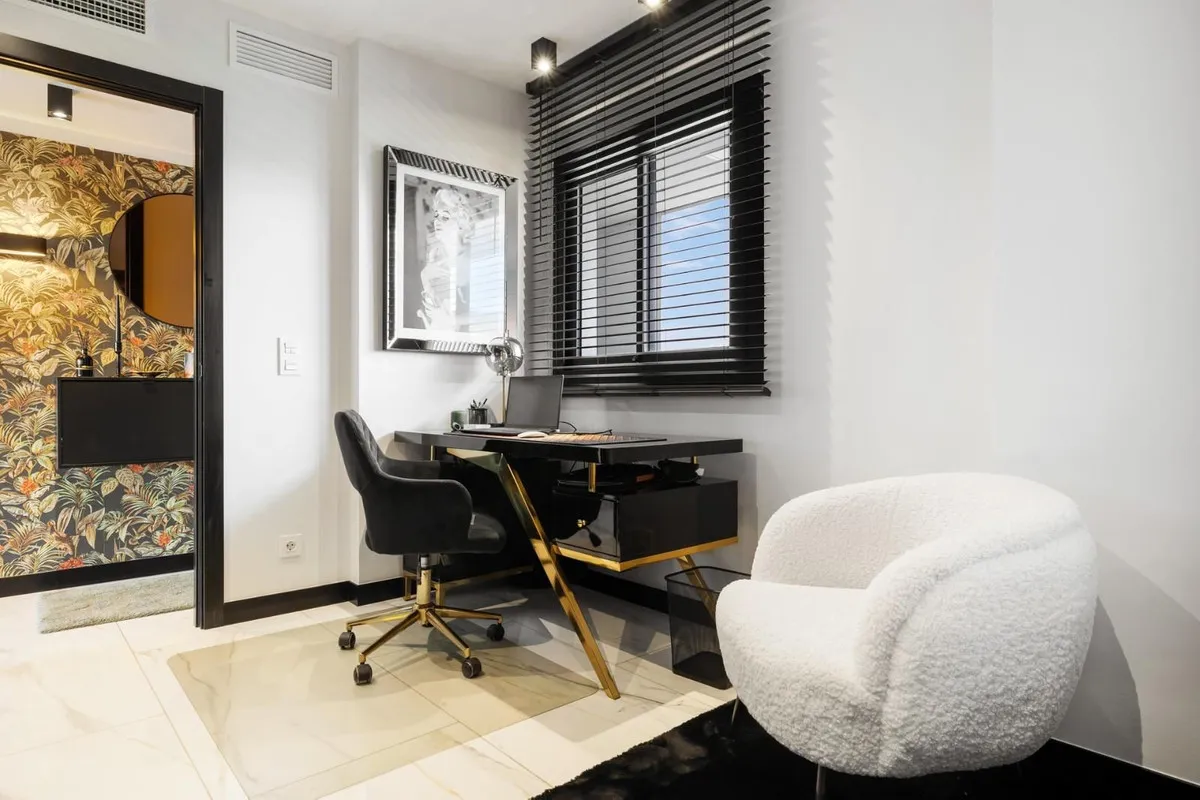 a9d2ca75-d572-4197-8296-460cf5e0da44