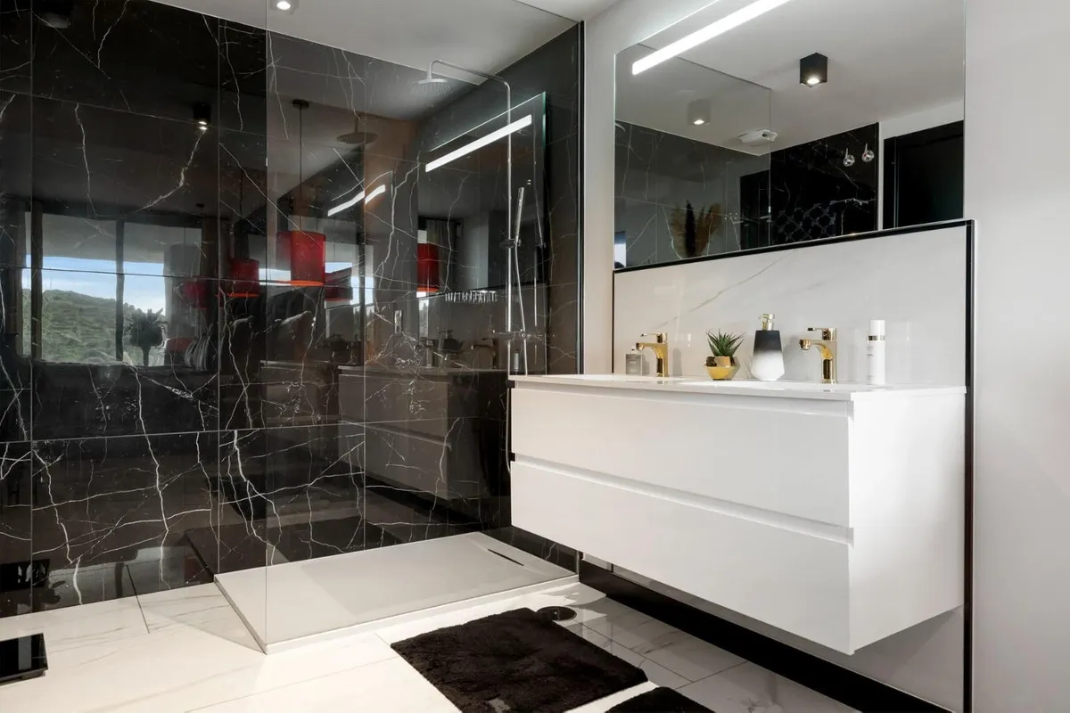 b4ae2572-eb72-49b6-83b8-f8f1a399b42b