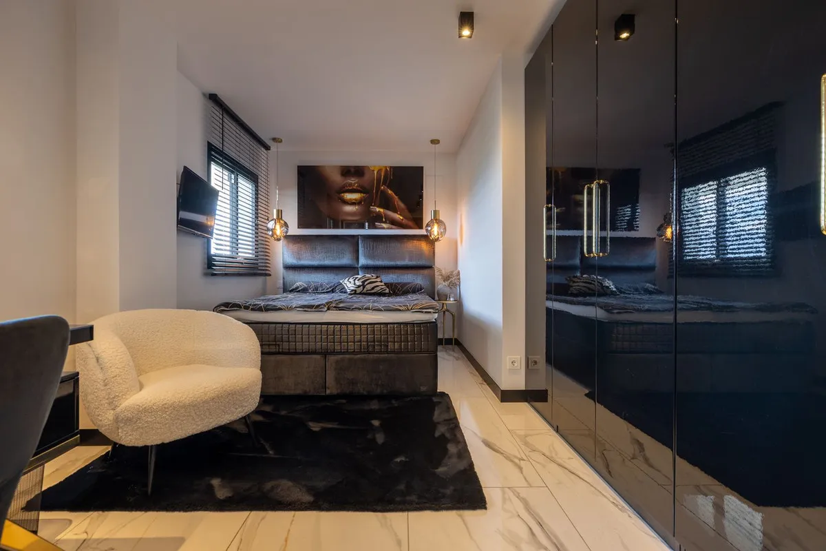 d03fa156-c2a5-4d6e-8d7e-e549dddc85e8