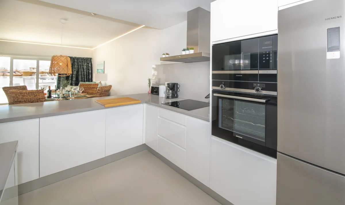 59297ef0-ae7c-42a5-b1b7-bad1aa2d4b43