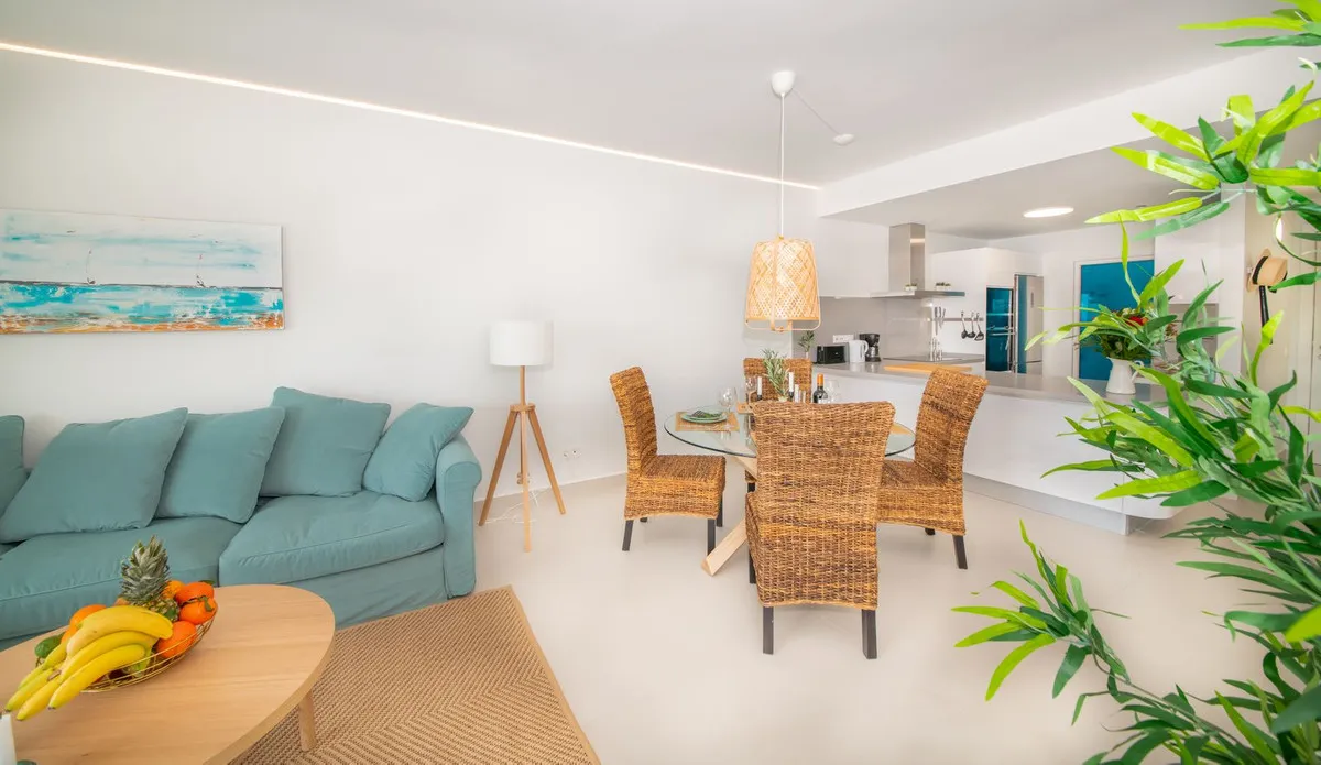 b6386704-4759-4425-b78f-d0881274a2fa