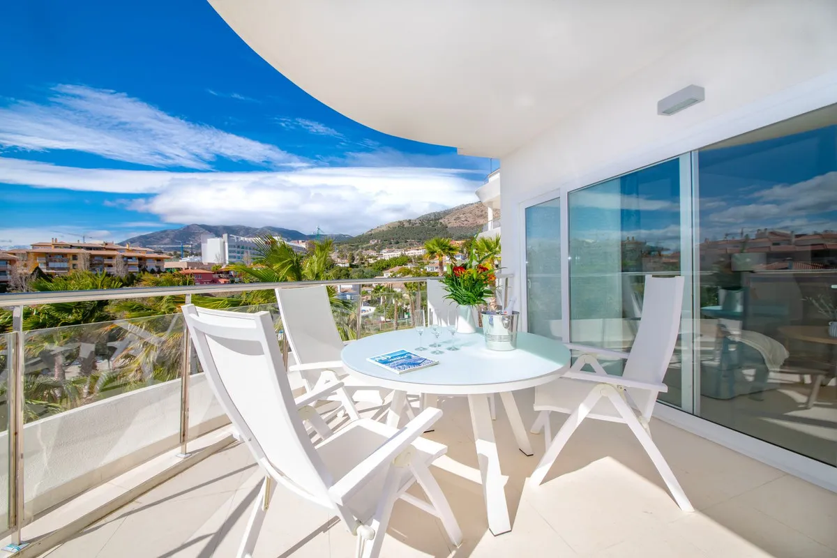 fd77a6d7-f608-4040-9b4d-8292b6462cd5