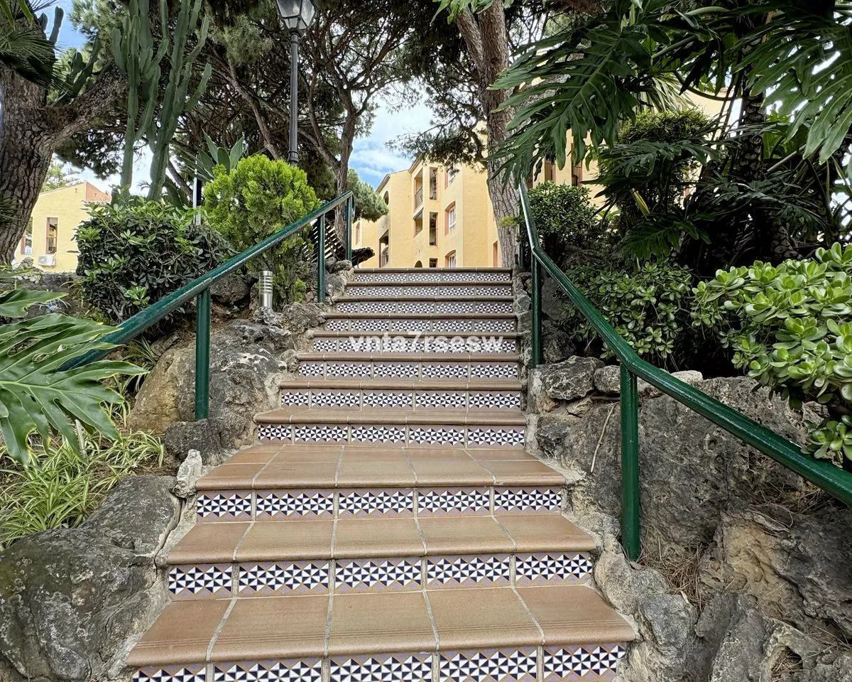 0b34fa63-a668-4e2b-b599-0c1e56ee864e