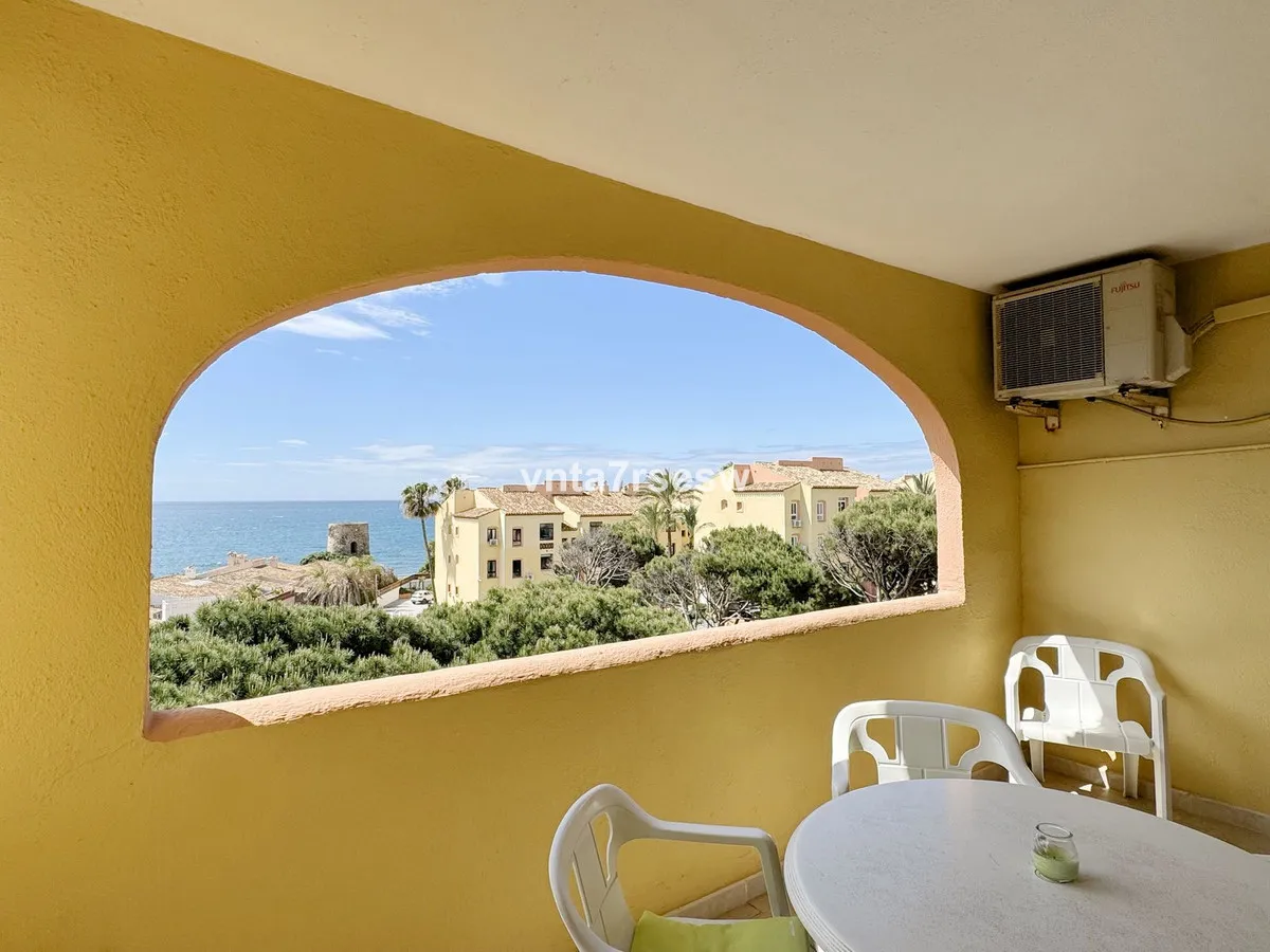 e7fda6a9-d012-4409-81f5-1a7b1d969106