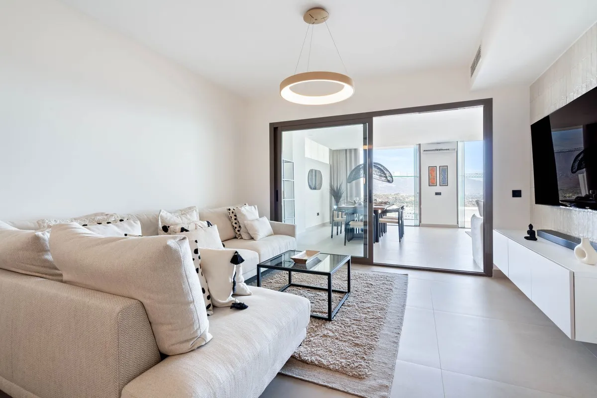 12ed2ffe-e991-4898-99eb-5348618d61c3