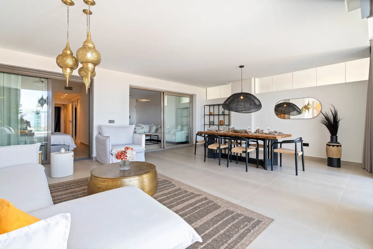 9f93ce79-83ae-43a6-b3c8-b5c54a043c62