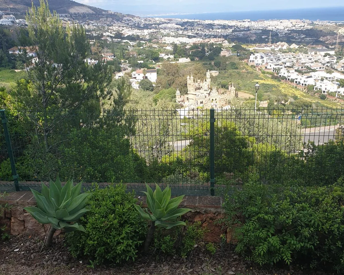 9eca650f-dbc7-4e57-a99d-32d076310d37