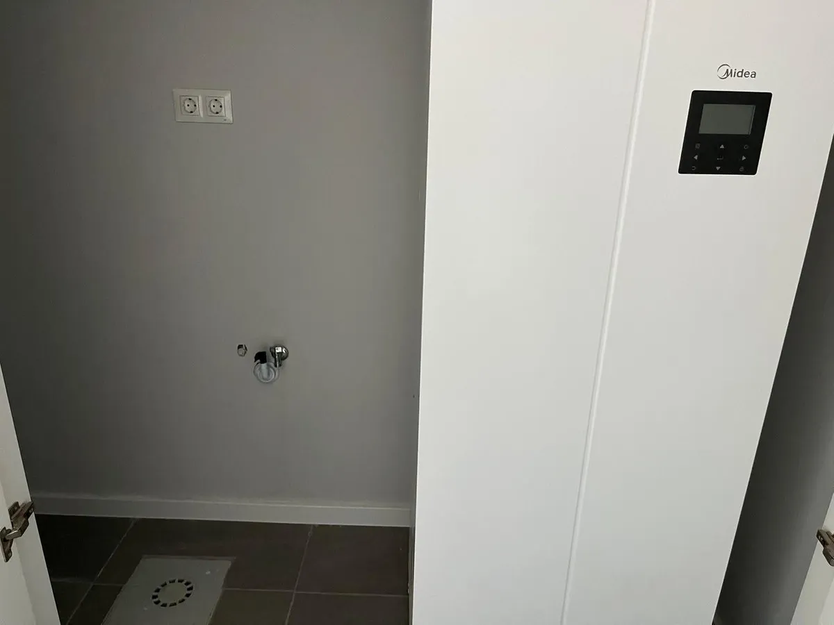 30b1f77b-6641-47b0-a7c5-2aa46939f143