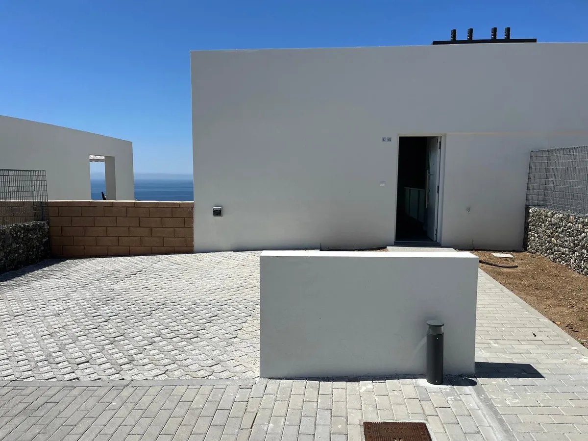 43475639-91cd-489b-a174-754386939a56