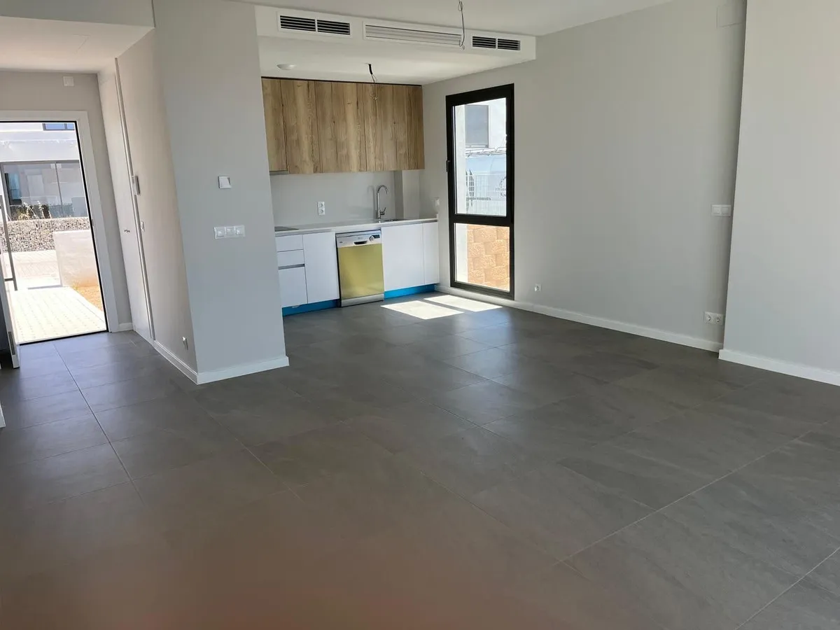 cf96bd8a-2dfb-4540-999d-e448d5e8b049