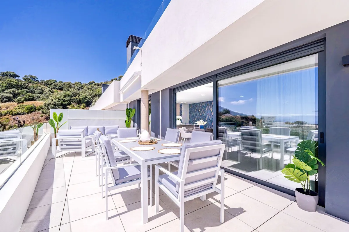 0298f130-081d-42a5-8969-e0460ea67b3b