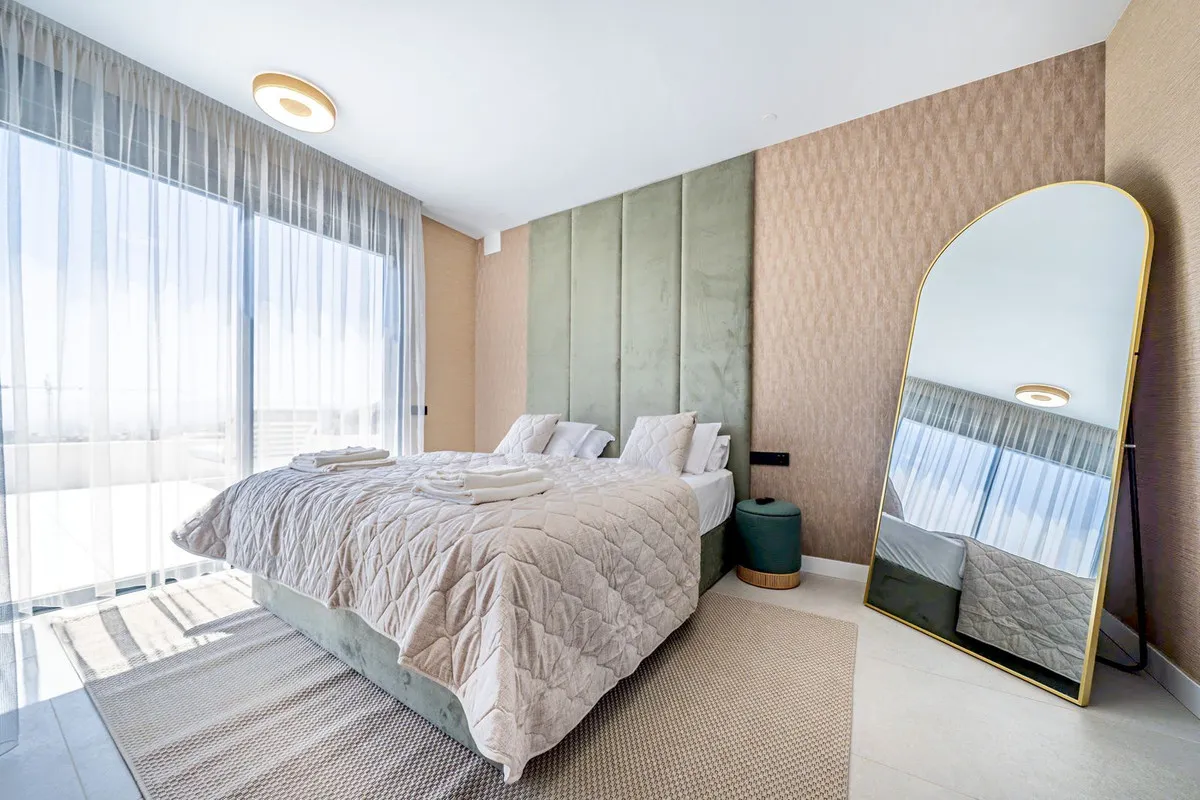 5285173a-21a0-4d96-9a37-cb9585a04e66